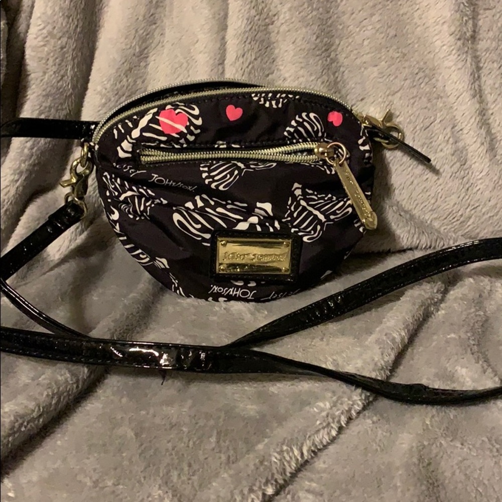 Small crossbody